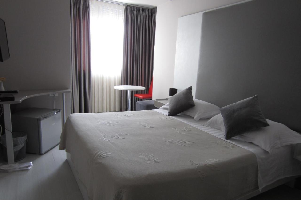 Freddy'S Hotel Tirana