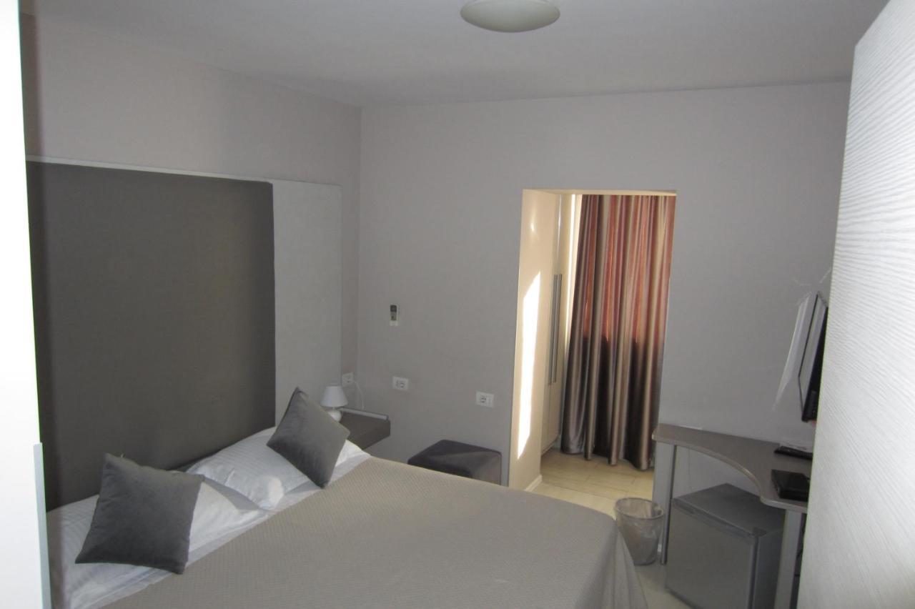 Hotel Freddy'S Hotel Tirana