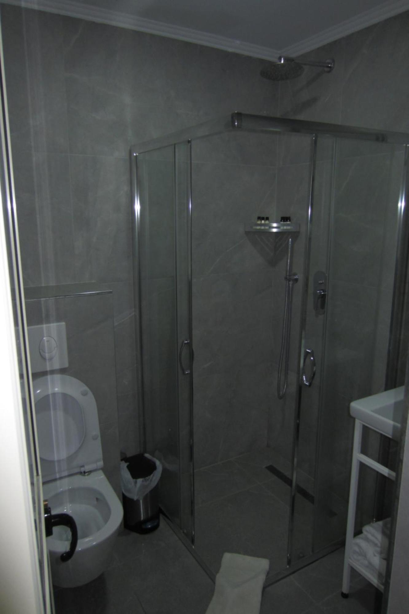 Freddy'S Hotel Tirana