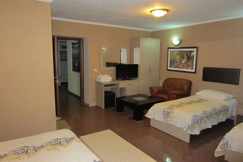 Hotel Freddy'S Hotel Tirana