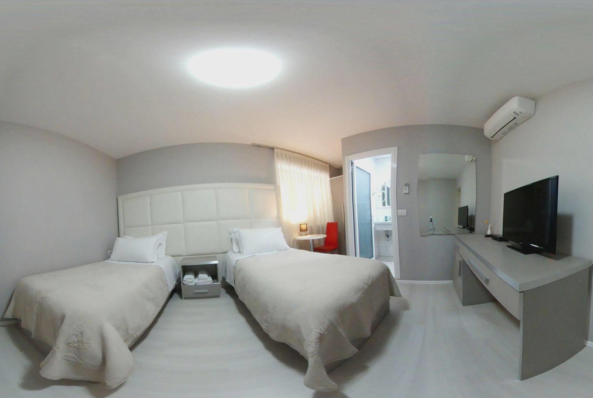 Freddy'S Hotel Tirana